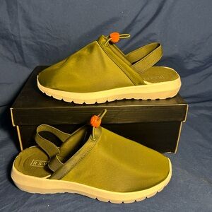 RSVP- Janice, olive, 6.5 women